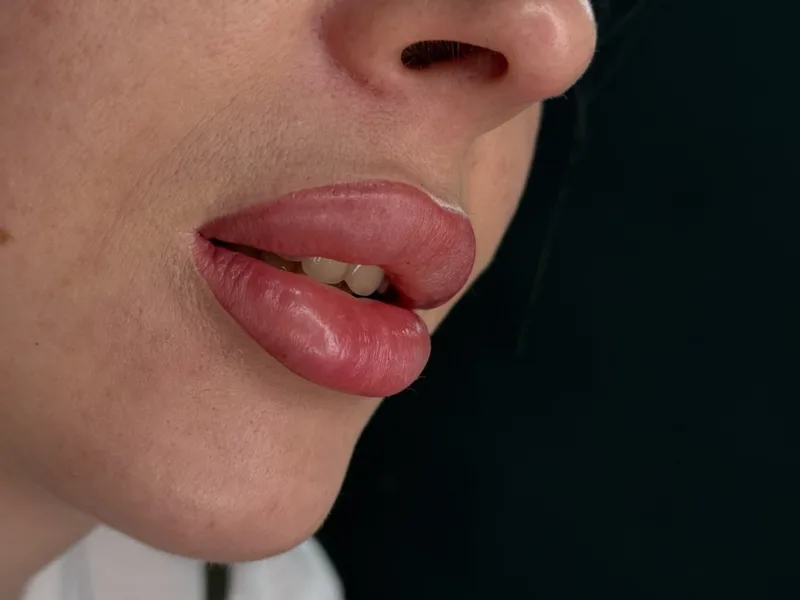 Lippen-Tattoo